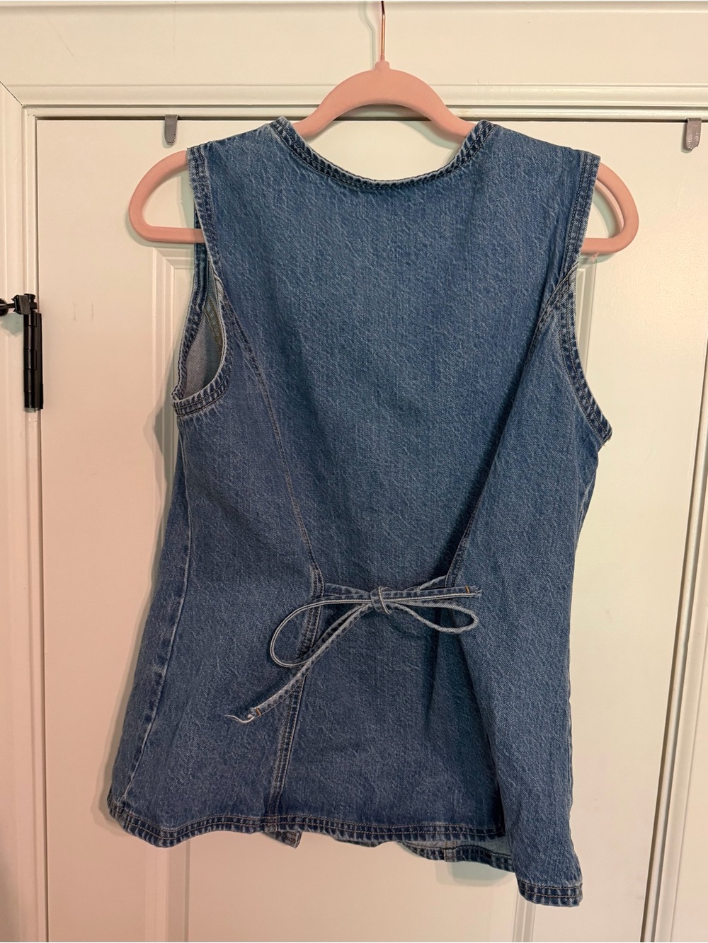 Abercrombie & Fitch Sleeveless Denim Button-Up Top - Blue Wash - Picture 2 of 2
